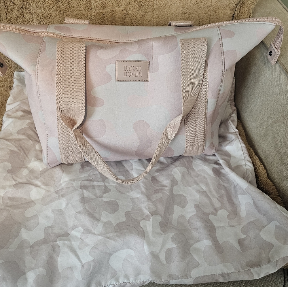 Dagne Dover Landon Caryall in camo pink medium size